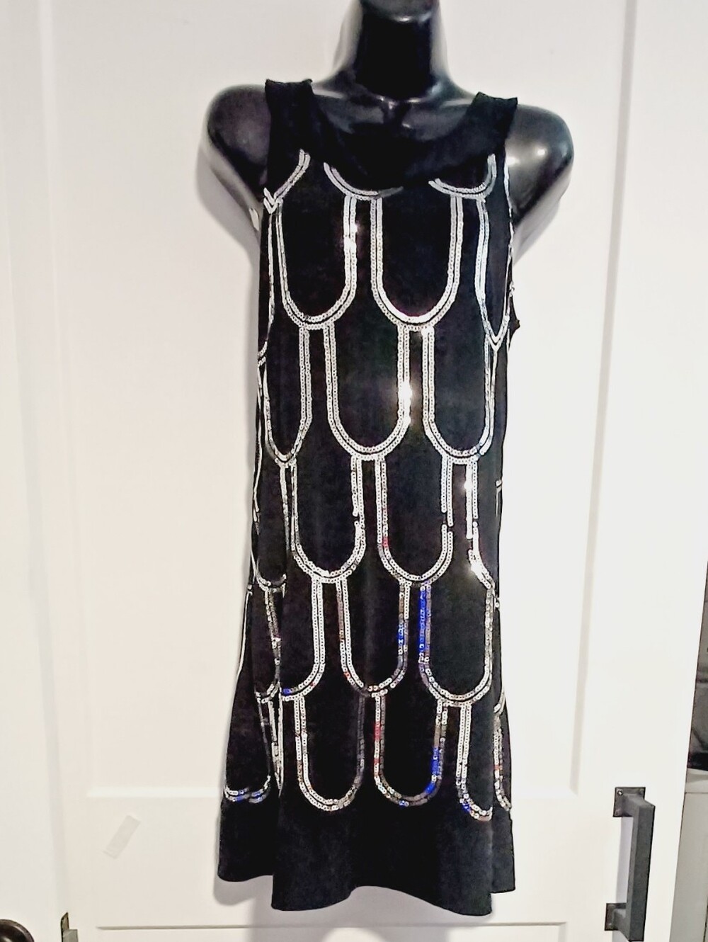 B. Smart Black Sequin Arch-Pattern Mini Dress